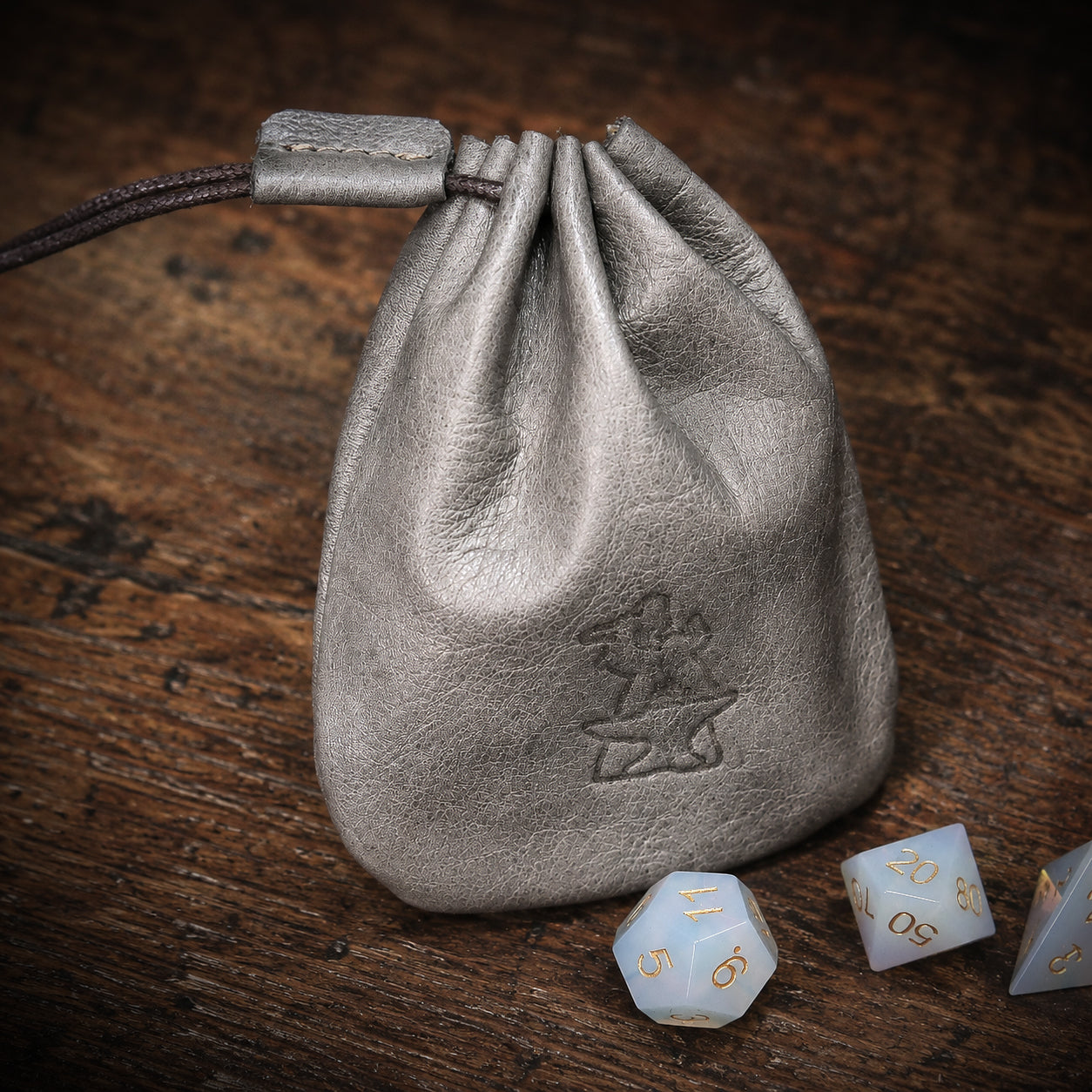 Borsa per dadi minimalista in pelle grigia_Grigio