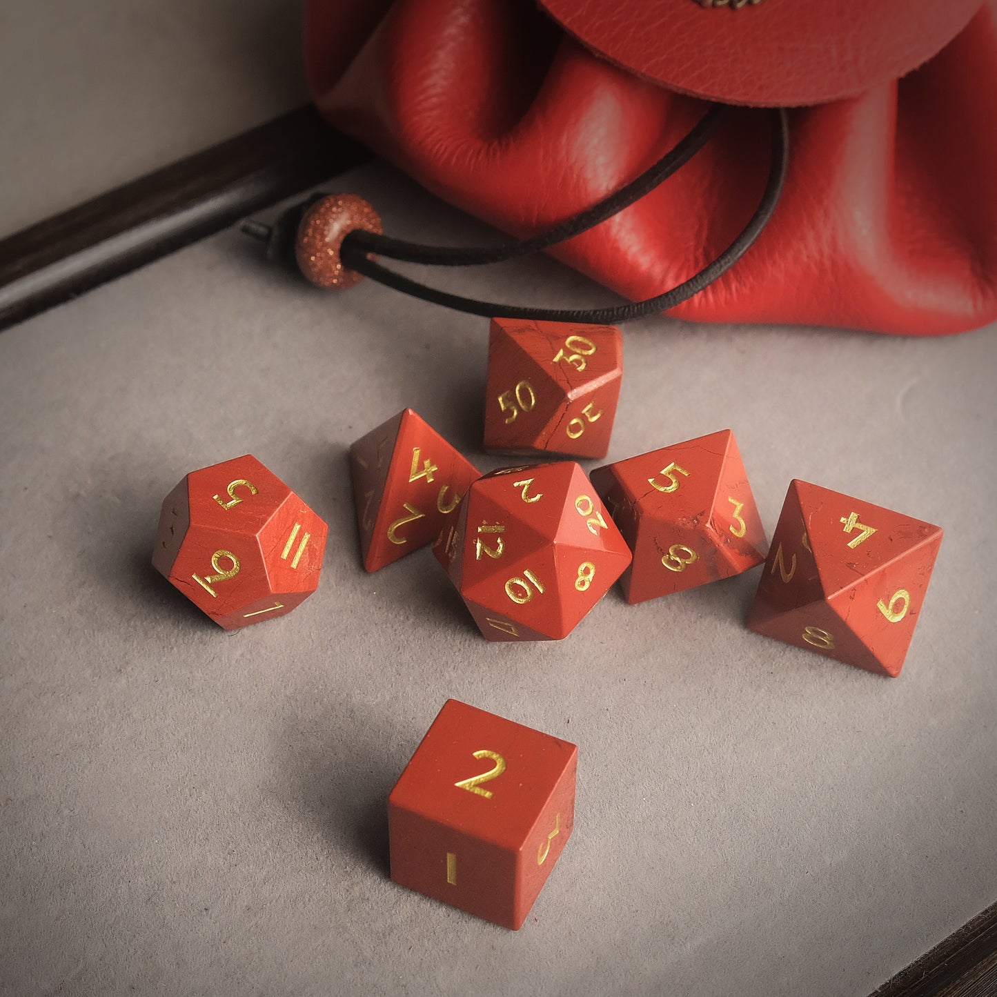 Set di dadi in pietra preziosa naturale di sangue sanguigno di 7 D6 con logo
