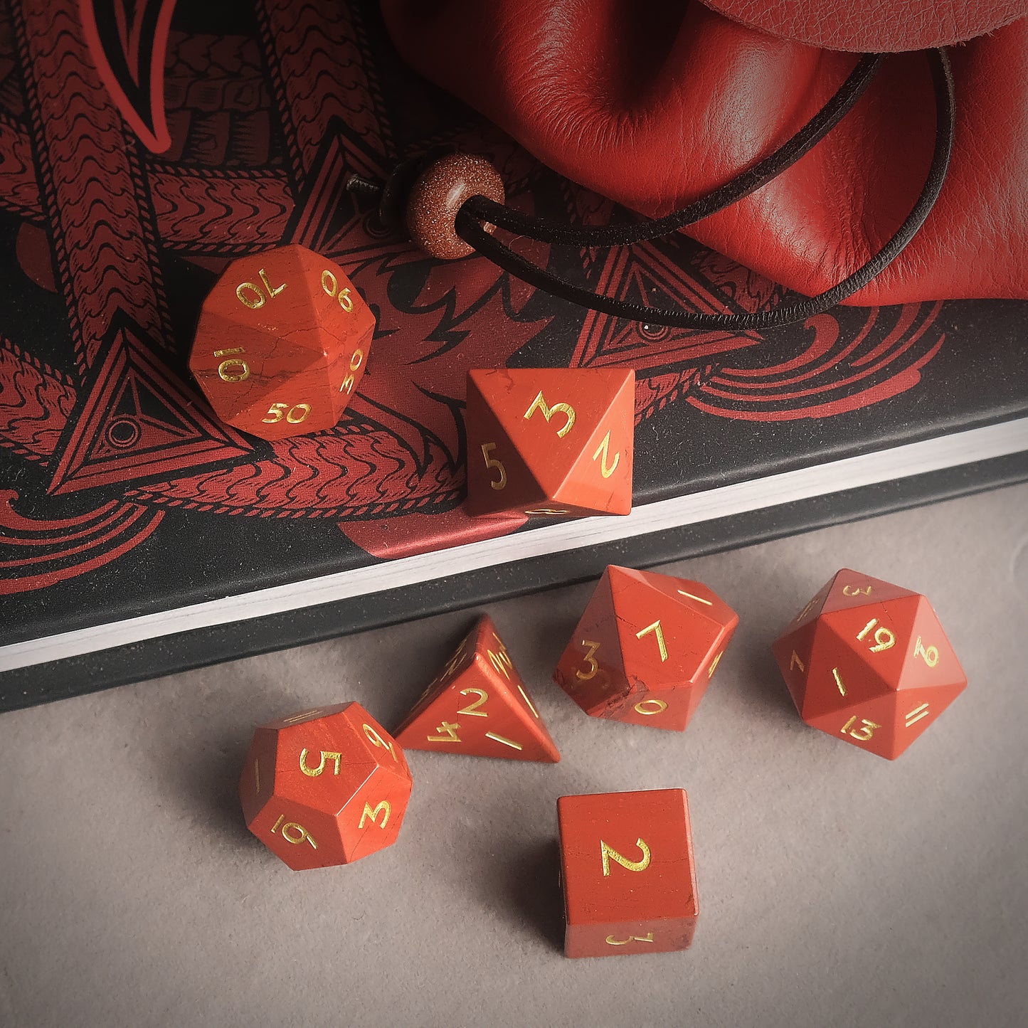 Set di dadi in pietra preziosa naturale di sangue sanguigno di 7 D6 con logo