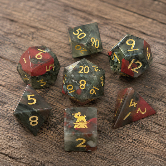 Lot de 7 dés en pierre de sang naturelle D6 avec logo