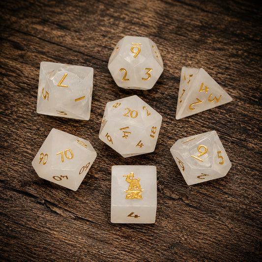 Ensemble de dés de pierres précieuses en cristal de quartz blanc givré_Logo